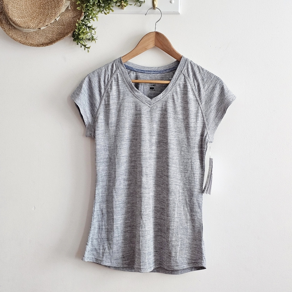 LEG3ND Silver Space Dye Athletic V Neck Tee Moisture Wicking Top M NWT